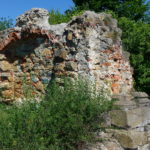 Ruiny zamku w Ossolinie, most zamkowy (fot. R. Herman)